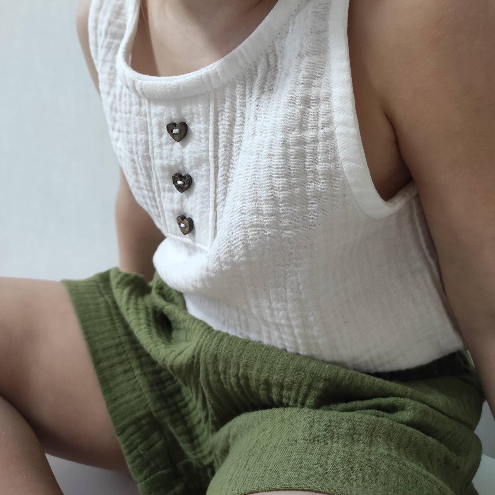 Bio-Babykleidung, Musselin-T-Hirt Und Shorts Für Baby-Mädchen Set 2-Tlg. Double Gauze Unterhemd Boho Lässiges Kleinkind Shirt von IrynkaUA