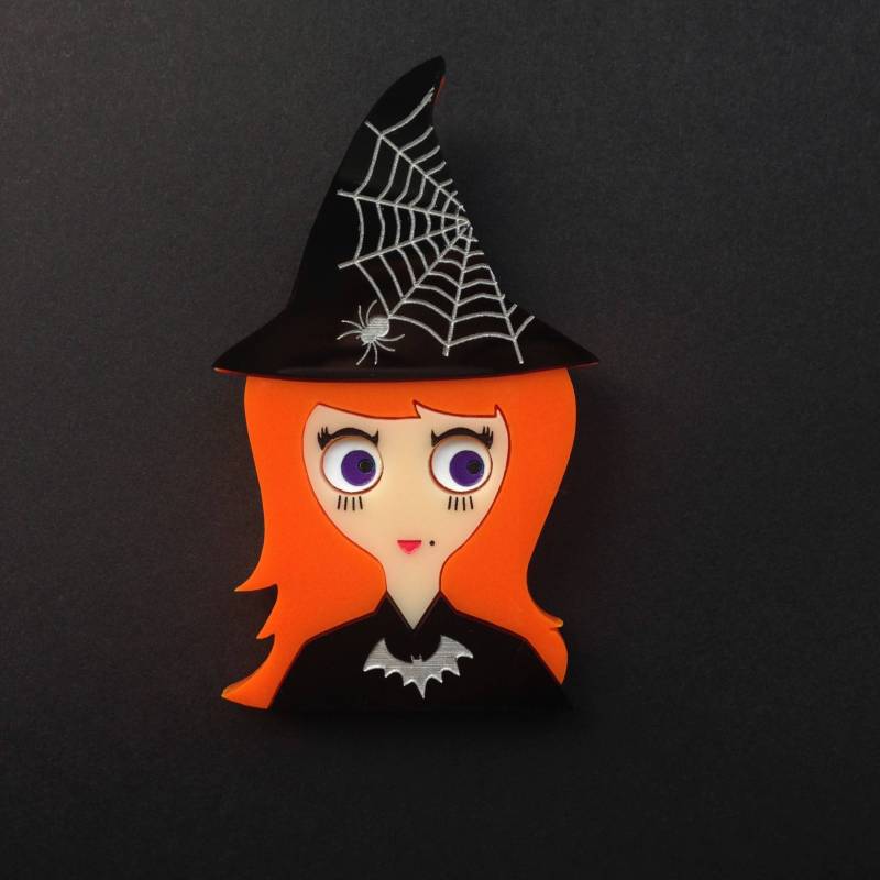 Acryl-Brosche Halloween, Vicky Die Kleine Hexe. Rotes Haar, Hut Schwarz Cobweb, Fledermaus von IsaDuval