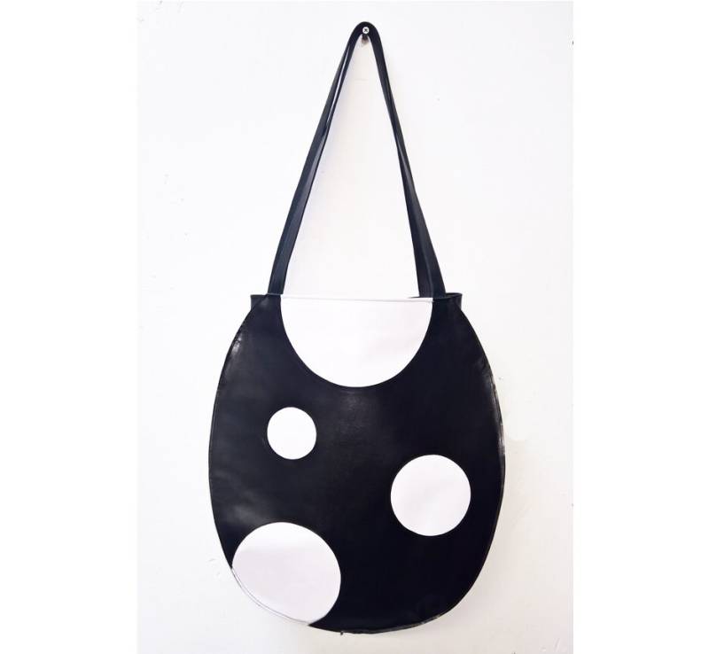Cartoon Polkadot Ovale Schultertasche Shopper - Isabella Mars Schwarz & Weiß Maßgefertigt Echtleder Cartoon Polkadot Ovale Schultertasche Shopper - Isabella Mars Schwarz & Weiß Maßgefertigt Echtleder von IsabellaMarsShop