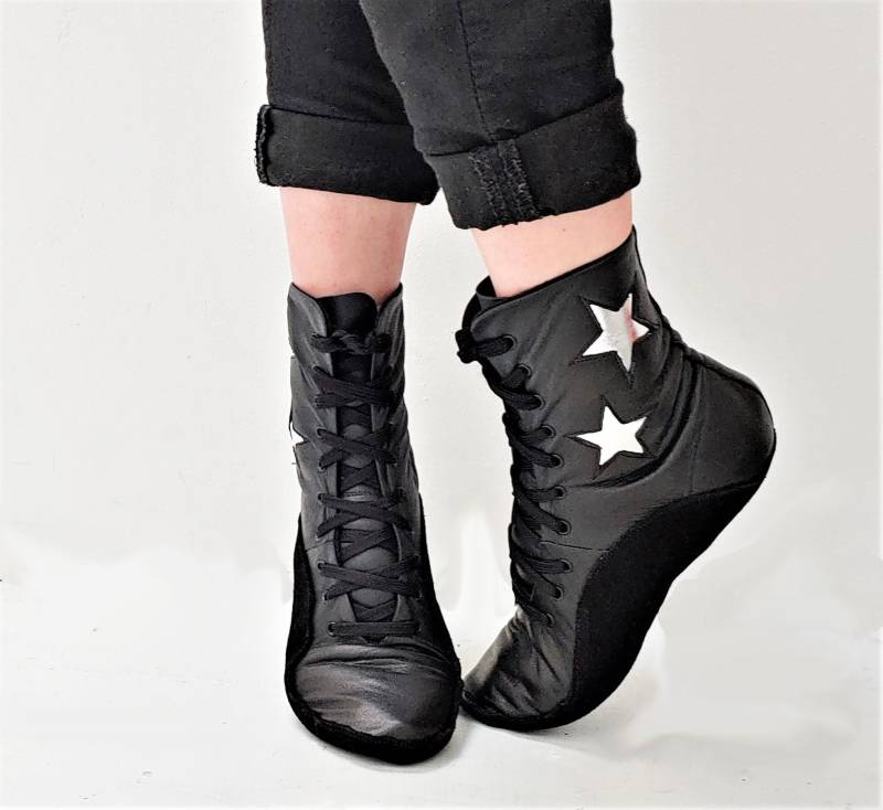 Isabella Mars Star Tightwire Schuhe Mit 2 Silbernen Metallic Sternen Seil Corderaide Drahtseil Wirewalker Ankle Boots Schwarz Leder von IsabellaMarsShop