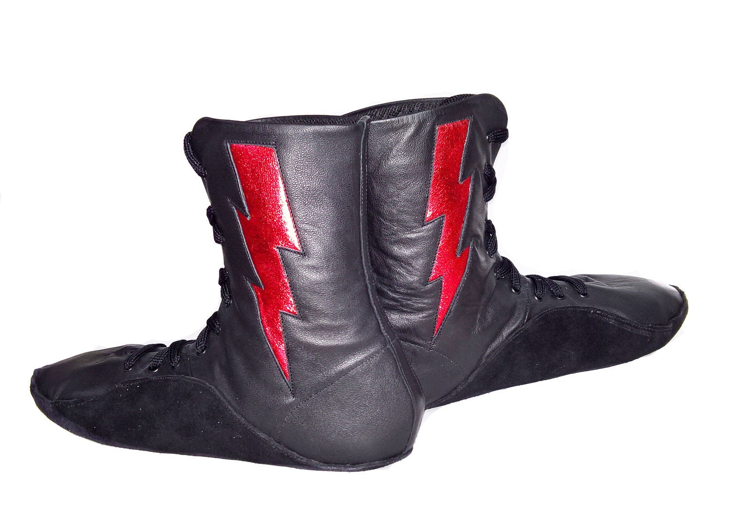 Isabella Mars Ziggy Tightwire Schuhe Mit Rot Metallic Lightning Bolt Circus Corderaide Drahtseil Wirewalker Ankle Boots Schwarz Leder Isabella Mars Ziggy Tightwire Schuhe Mit Rot Metallic Lightning Bolt Circus Corderaide Drahtseil Wirewalker Ankle Boots Schwarz Leder von IsabellaMarsShop