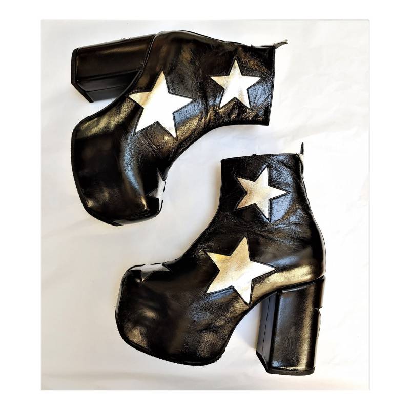 Stardust Sternen Plattform Glam Zirkus Stiefel - Isabella Mars Schwarzes Leder & Silber Metallic Sterne Handgemacht Auf Bestellung Genderless von IsabellaMarsShop
