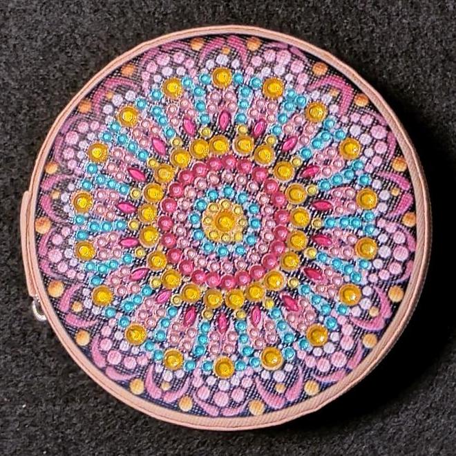 Funkelnde Eleganz Handgemachter Diamond Painting Schmuckkasten Funkelnde Eleganz Handgemachter Diamond Painting Schmuckkasten von Isabellshobbyladen