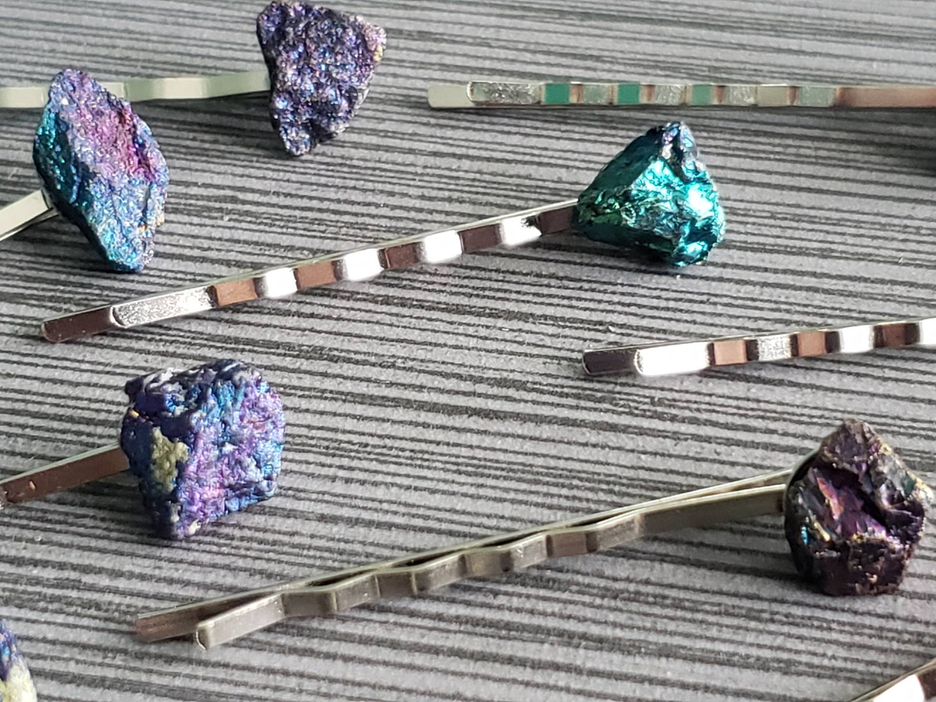 Mal Was Buntes. Eine | 1 Winzige/Petite Chalkopyrit | Peacock Ore Rohstein Versilberte Haarnadeln Braut Hochzeit Mal Was Buntes. Eine | 1 Winzige/Petite Chalkopyrit | Peacock Ore Rohstein Versilberte Haarnadeln Braut Hochzeit von IsamarML