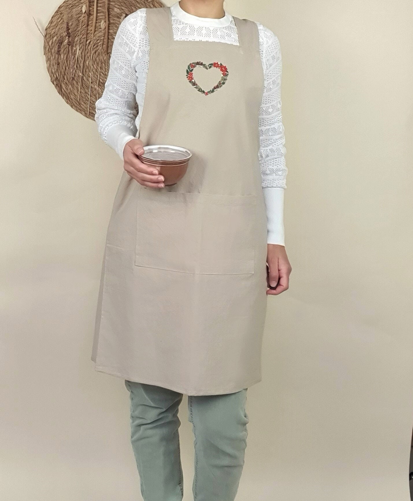 Leinenschürze Mit Stickerei Schürze Leinen Damen Weihnachtsherz Weihnachten von IsamayaDesigns