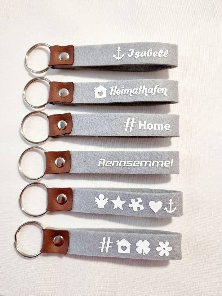 Schlüsselanhänger Personalisiert Mit Filz Und Leder - Schriftfarbe Weiß Schlüsselanhänger Personalisiert Mit Filz Und Leder - Schriftfarbe Weiß von IsasKreativbudeShop