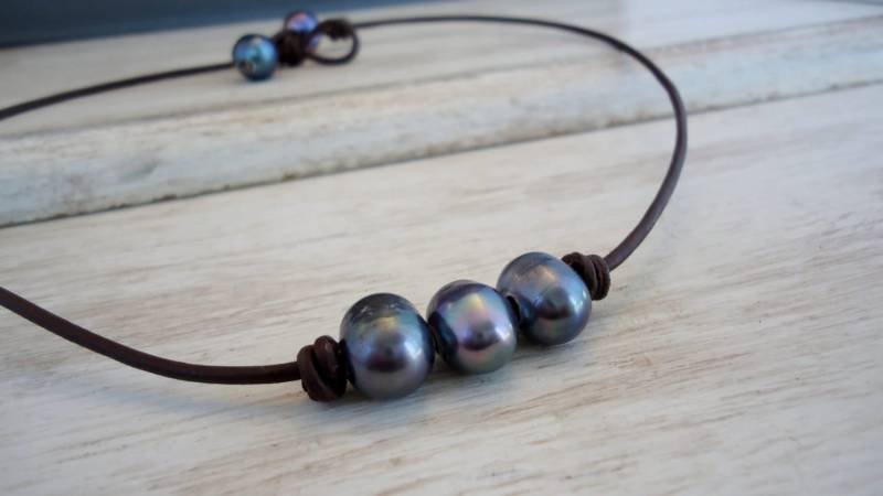 Drei Wünsche Schwarz/Perle/Naturpearl Lederkette/sterling Silber Perlen Lederkette Drei Wünsche Schwarz/Perle/Naturpearl Lederkette/sterling Silber Perlen Lederkette von IseaDesigns