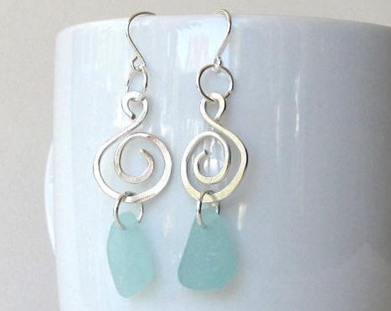 Aqua Blue Sea Glas, Meer Glas Schmuck Sterlingsilber, Blau Silber Ohrringe, Blau Sterling Wirbel Ohrringe von IslandLifeDesignsCo