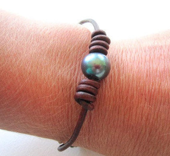 Peacock Perlenarmband, Lederperlenarmband, Perlenlederarmband, Lederarmband, Einzelperlenarmband Leder von IslandLifeDesignsCo