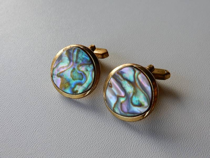 Alte Manschettenknöpfe Mit Herrlicher Perlmutteinlage in Goldfarben - Modeschmuck Aus Den 50Er/60Er Jahren Vintage 4 von IsoKos