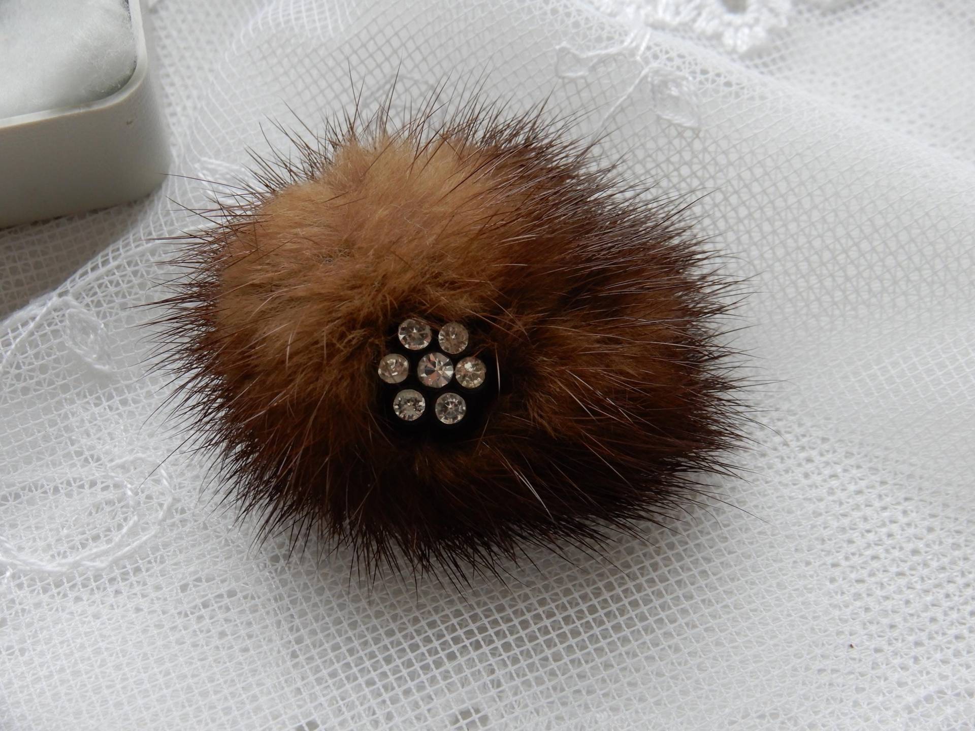 Bezaubernde Nerzbrosche Mit Straß Aus Den 50Er Jahren - Vintage Brocante von IsoKos