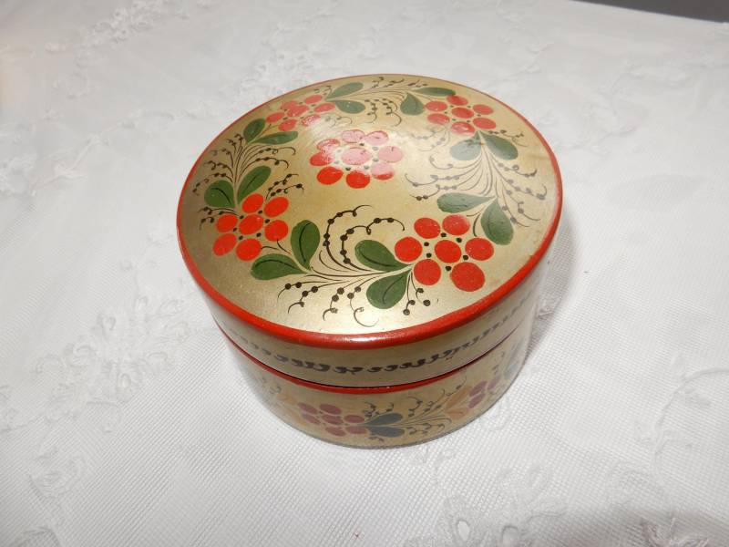 Hübsche Bemalte Holzdose - Vintage Handbemalt 12 cm Durchm. 7 Höhe von IsoKos