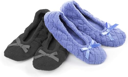 isotoner Damen 2er-Pack Mictroterry Ballerina Slipper mit Satinschleife, Immergrün, gesteppt, Eschenholz, 36.5/37.5 EU von Isotoner