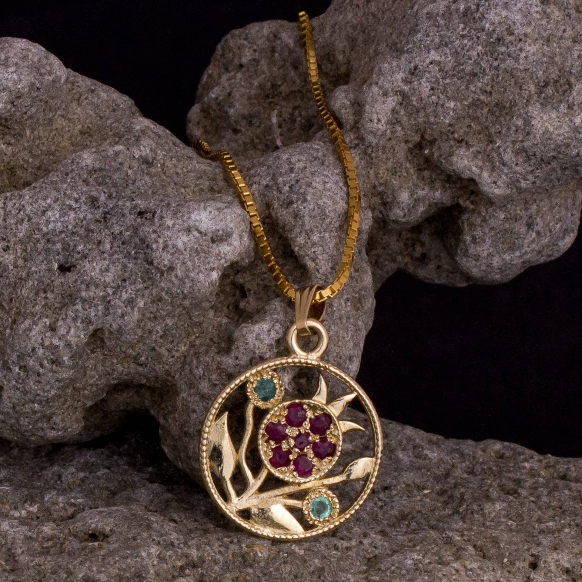 Granat Halskette 14K Gold Teenager-Mädchen-Geschenke 16 Goldblumenhalskette Für Frauen Ungewöhnlicher Schmuck Sinnvolle Geschenke Sie Granat Halskette 14K Gold Teenager-Mädchen-Geschenke 16 Goldblumenhalskette Für Frauen Ungewöhnlicher Schmuck Sinnvolle Geschenke Sie von IsraeliJewelryShop