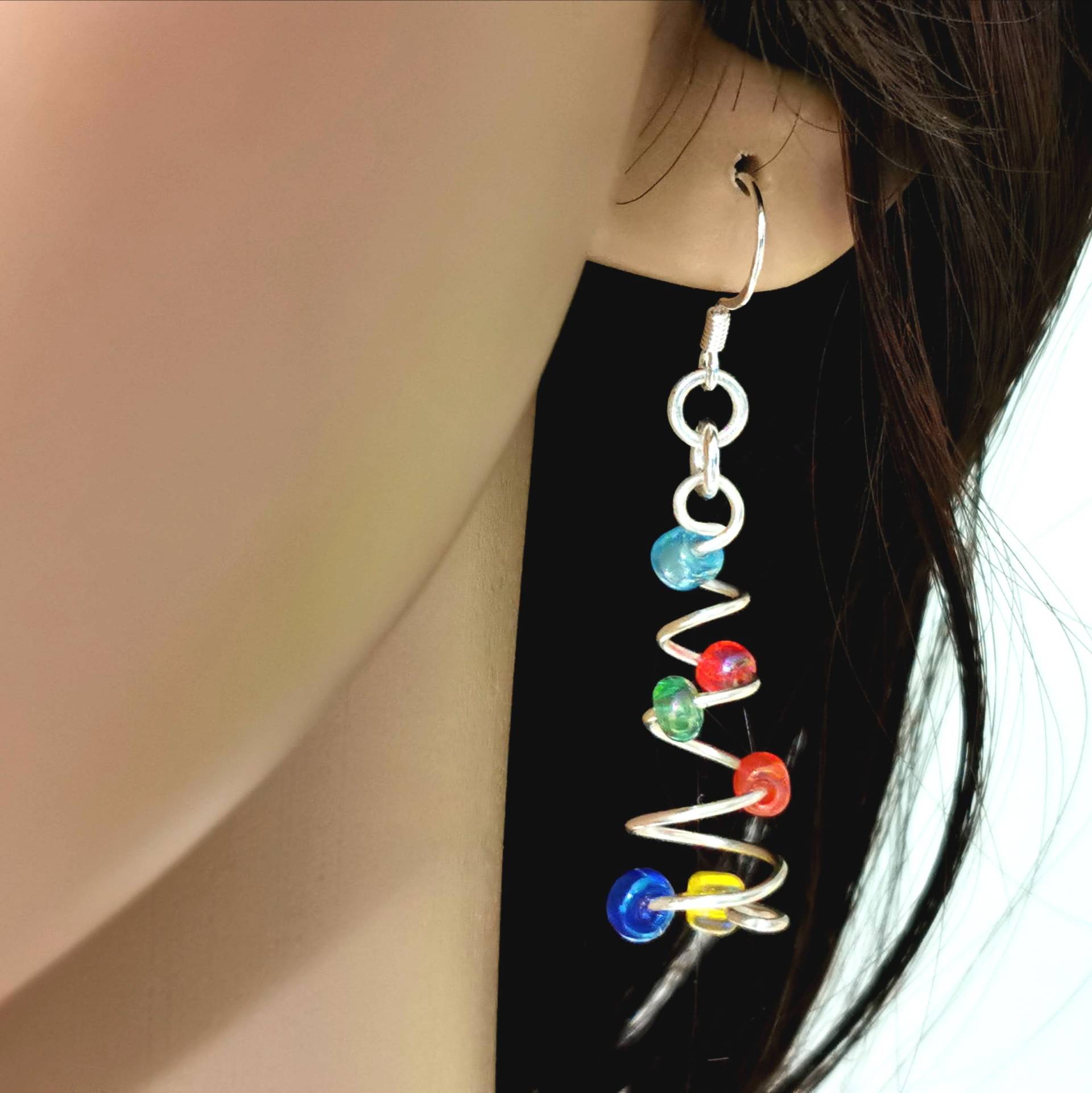 Weihnachtsbaum Ohrringe Silber & Glasperlen Weihnachts Festliche Ideal Für Wichteln Oder Weihnachtsfeier von IssieLouDesigns