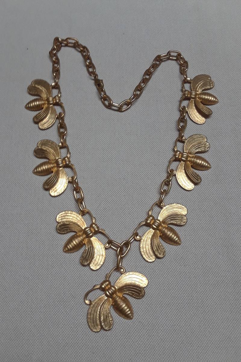 Die Baumelnden Bee Halskette Bio Designer Schmuck Dezent Alltagsschmuck Messing Modeschmuck Design von IssySalomon