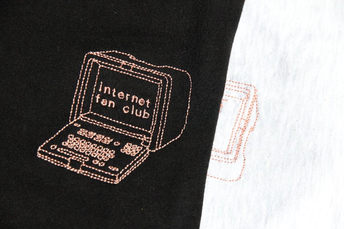 Internet Fanclub Besticktes T-Shirt / Internet Fanclub Besticktes T-Shirt / von ItFilsGood