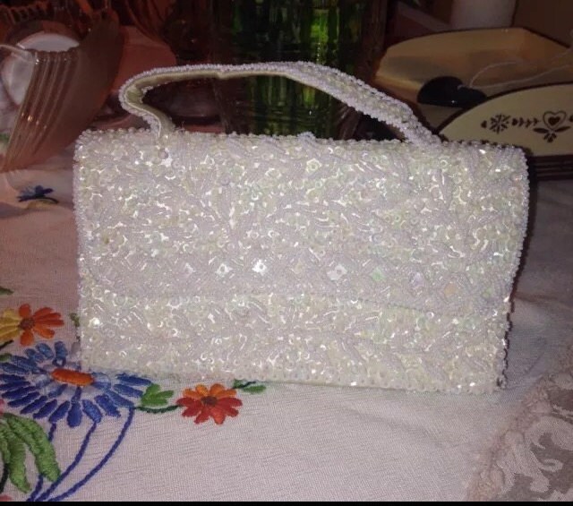 Vintage Du Barry Perlen Abendtasche Vintage Du Barry Perlen Abendtasche von ItHasToBeVintage