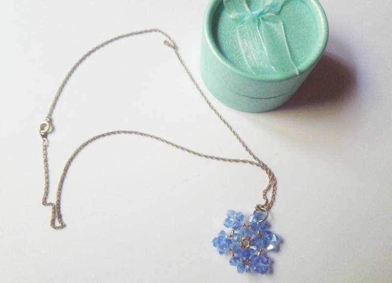 Coole Schnee Anhänger-Schneeflocke Halskette, Perlen Anhänger, Kristall-Anhänger, Fantasy-Anhänger, Geschenke Für Frauen Coole Schnee Anhänger-Schneeflocke Halskette, Perlen Anhänger, Kristall-Anhänger, Fantasy-Anhänger, Geschenke Für Frauen von IthildielArt