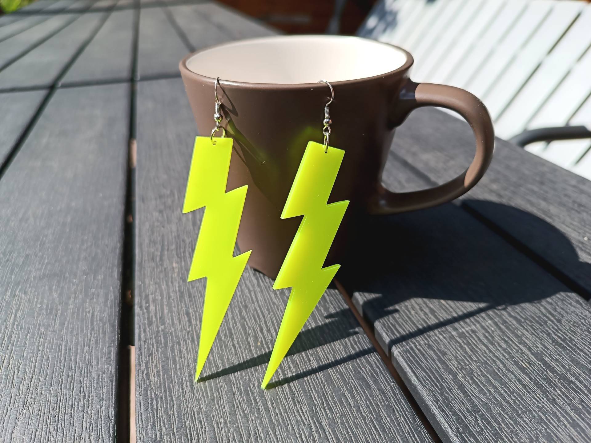 Ohrringe Retro Mit Motiv Neon Blitz Back To The Eighties , Zurück in Die 80Er Jahre Besonders, Lustig, Originell Ohrringe Retro Mit Motiv Neon Blitz Back To The Eighties , Zurück in Die 80Er Jahre Besonders, Lustig, Originell von ItsAll4you2024