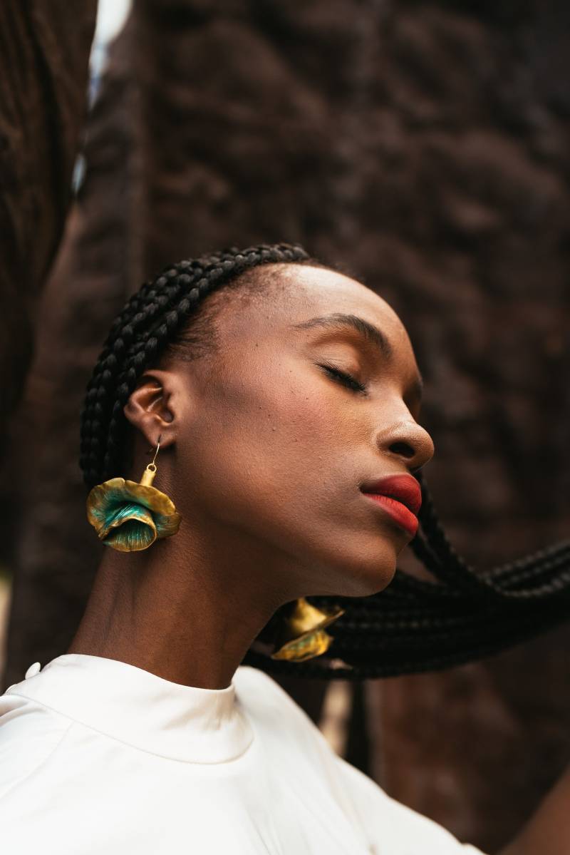 Tulip Christliche Ohrringe, Auferstehung Statement Schmuck, Inspiriert Von John 11 25, Auf Floralem Glauben Basierendes Geschenk von ItsAllCultureJewelry