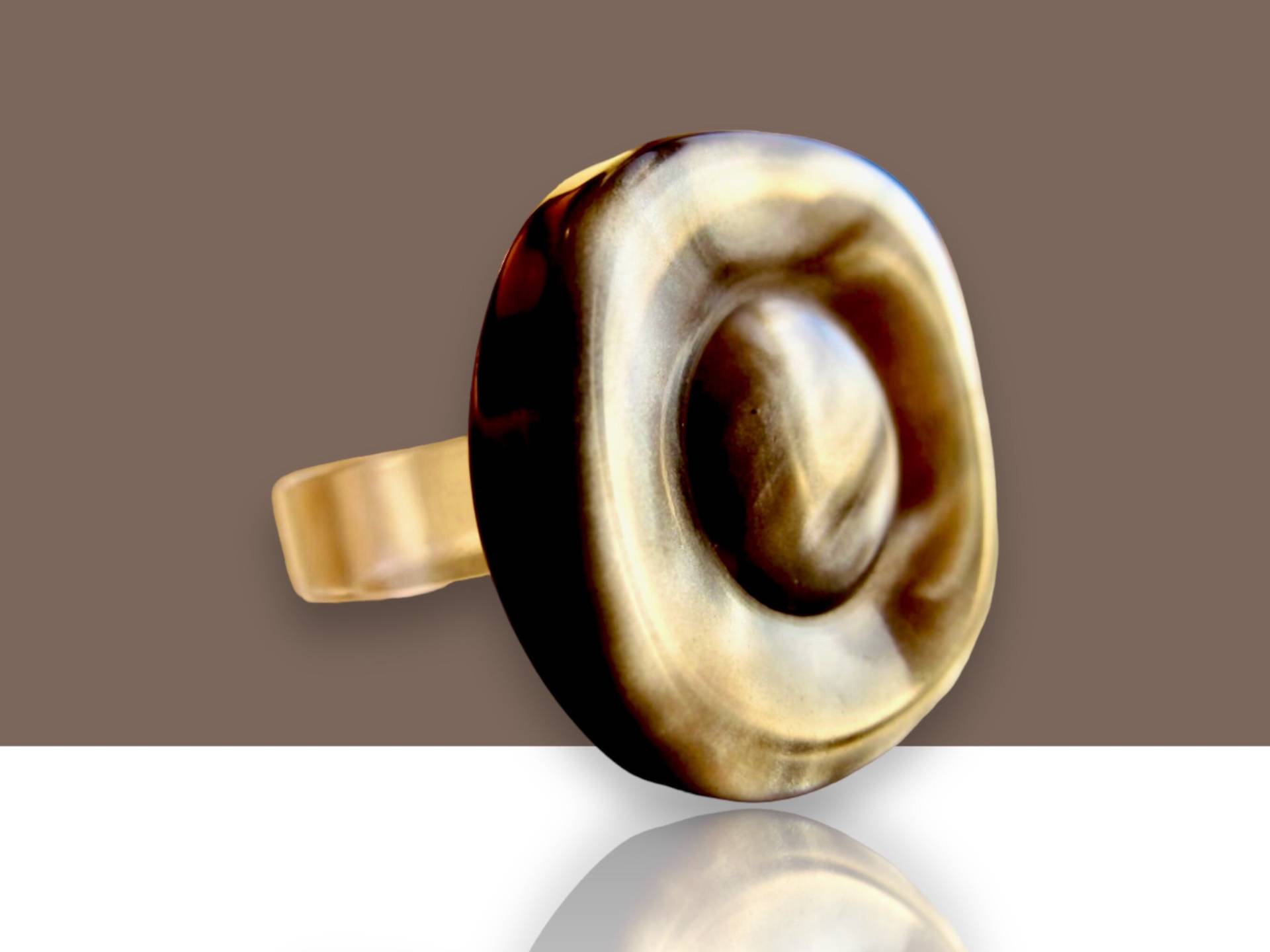 Glänzender Grauer Ring von ItsDanaMade