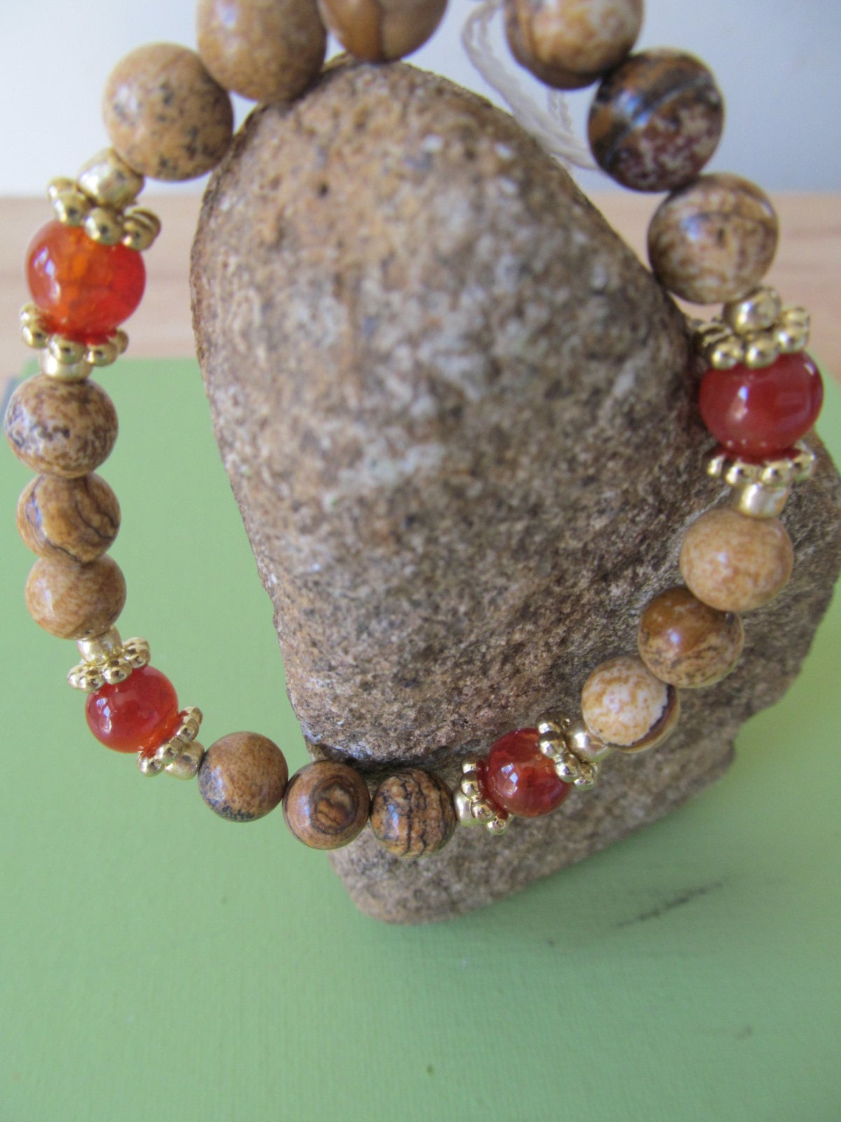 Feuerachat Und Bild Jaspis Stretch Armband von ItsInTheCupboard