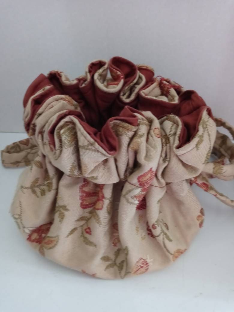 Ooak Bestickte Blumen Gobelin Handtasche Geldbörse Rucksack Kordelzug Beutel von ItsMeDesigns