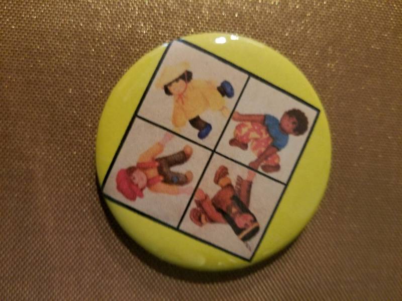 2 1/4" Pin Backed Button Mit Love One Another von ItsYourPin