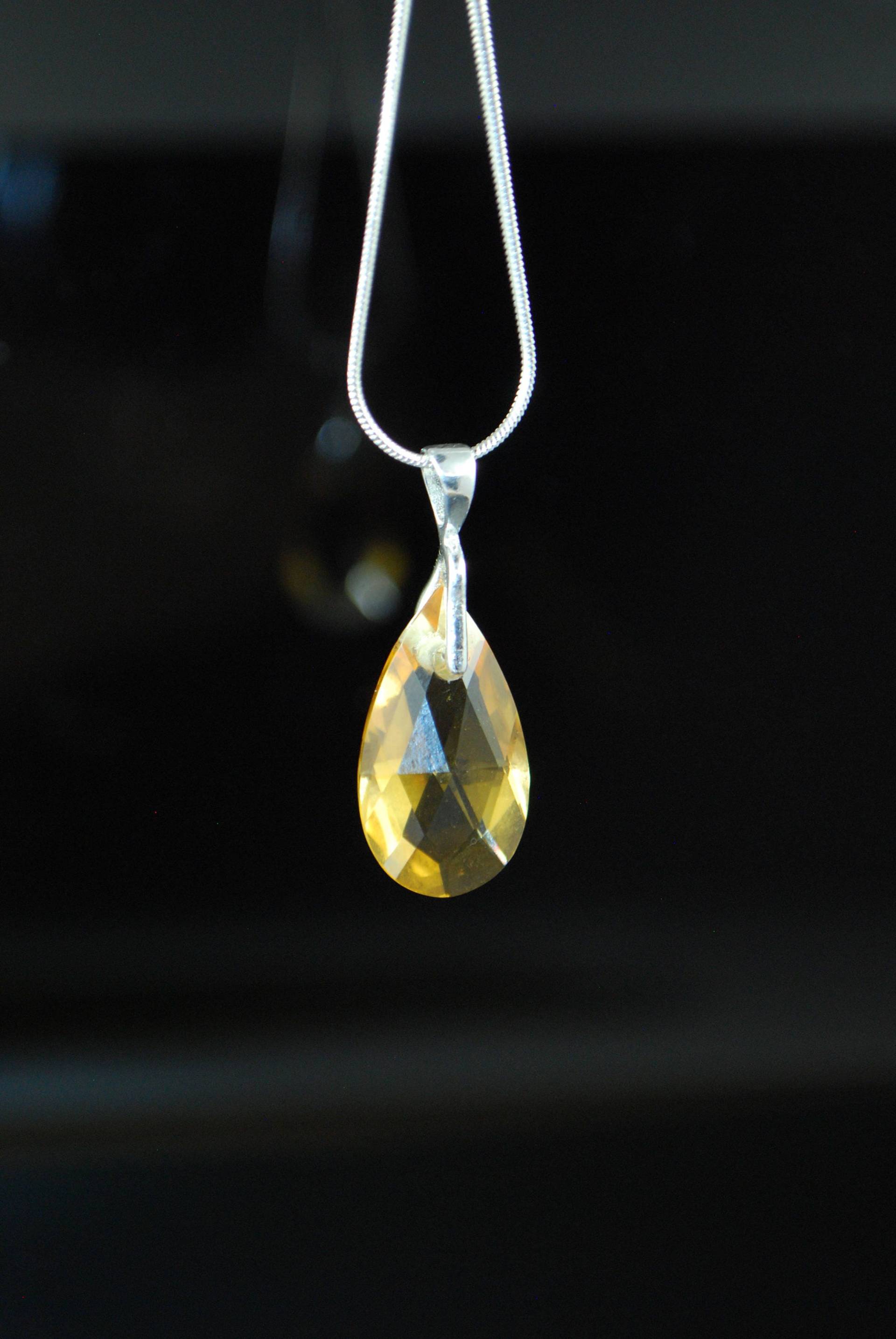 Großer Goldener Citrin-Birnen-Anhänger in Aaa-Qualität - Facettierter Stein Sterlingsilber Auswahl Der Kette von ItsaGemBoutique