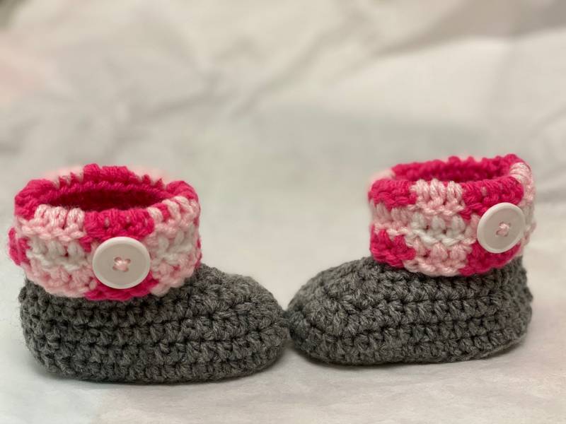 Karierte Babyschühchen von ItsyBritsyCreations