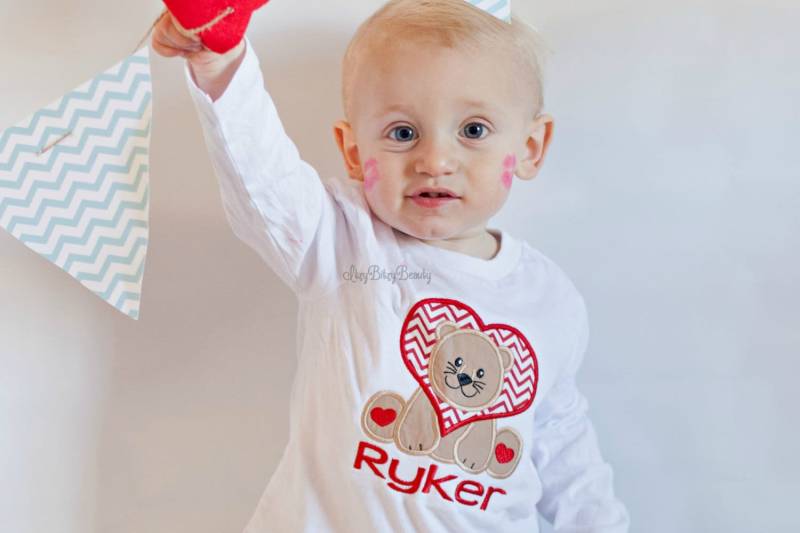 Löwen Valentinstag Shirt - Löwenherz Oder Bodysuit Löwe Bestickt von ItzyBitzyBeauty