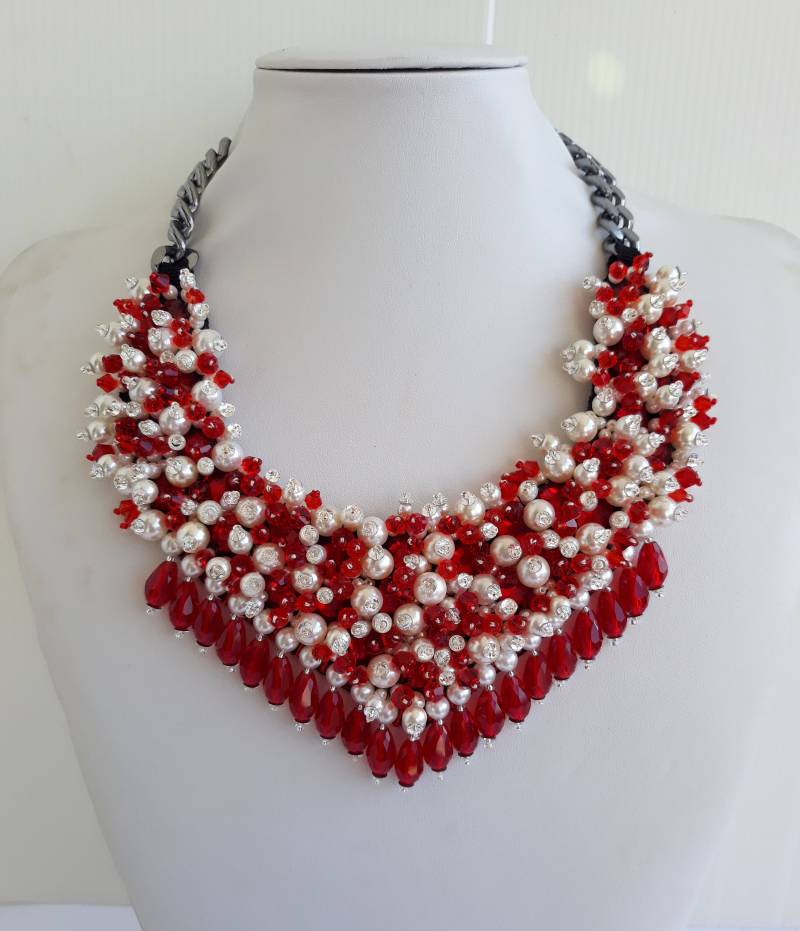 Handgefertigte Rote Strass Statement Kette Kristall Perlenkette Iv219 Handgefertigte Rote Strass Statement Kette Kristall Perlenkette Iv219 von IvMiro