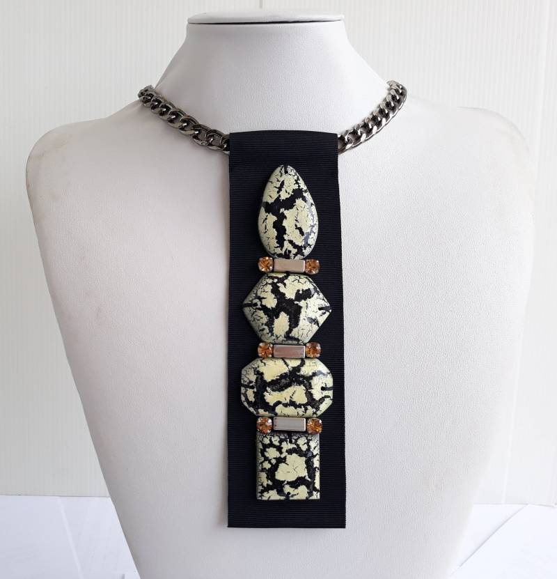 Handgemachte Statement Kette Schmucksteine, Strass Scarlett Halskette Iv247 von IvMiro