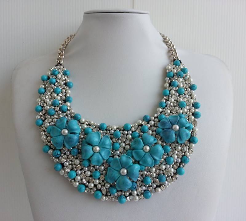 Handgemachte Turquoise Blume Statement-Kette Strass & Perlenkette Iv131 Handgemachte Turquoise Blume Statement-Kette Strass & Perlenkette Iv131 von IvMiro