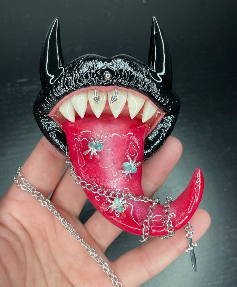 Anhänger Schwarze Lippen Anhänger Schwarze Lippen von IvaNixCreations