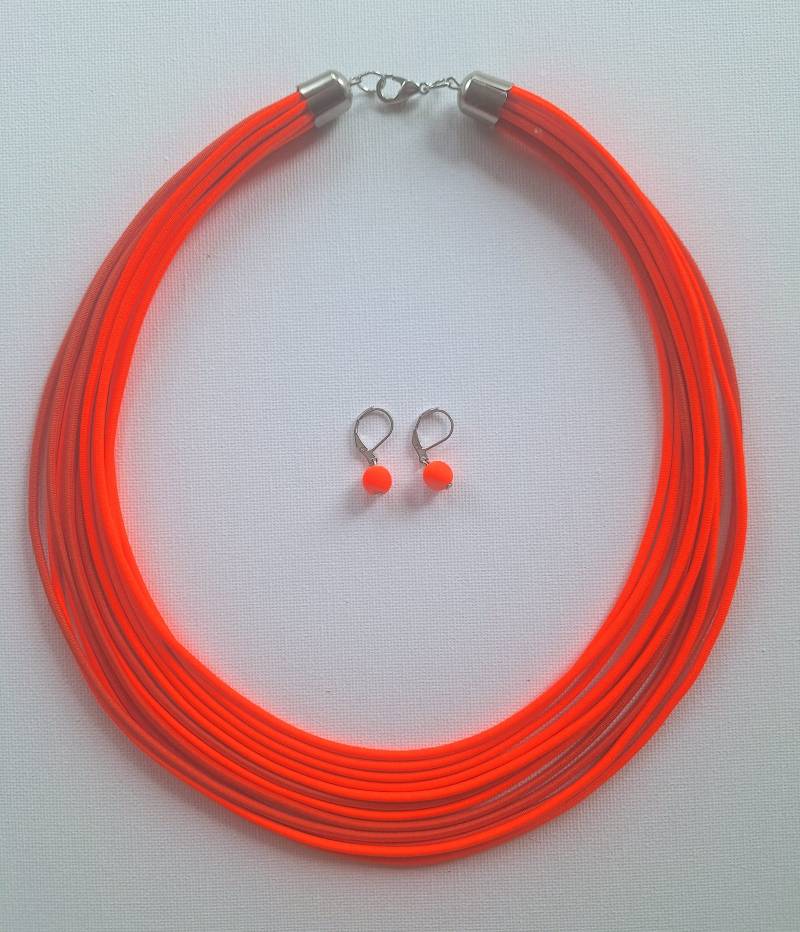 Neon Orange Bib Halskette Und Ohrringe Set, Textilschmuck von Ivanely