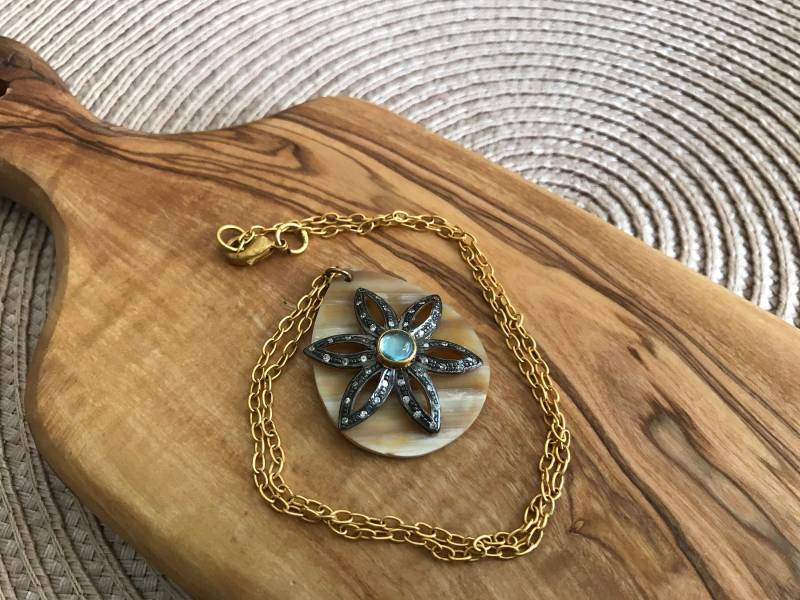 Einzigartige Aquamarin Cz Und Holz Halskette von IvansJewelry