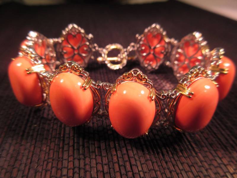 Schickes Sterling Silber Messing Koralle Edelstein Armband von IvansJewelry