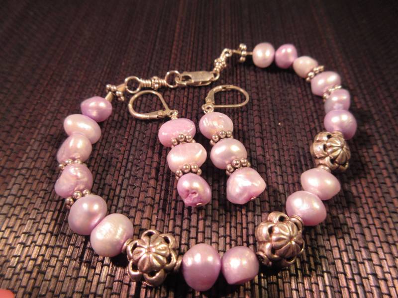 Zartes Retro Sterling Silber Lavendel Perlen Armband Und Ohrringe von IvansJewelry