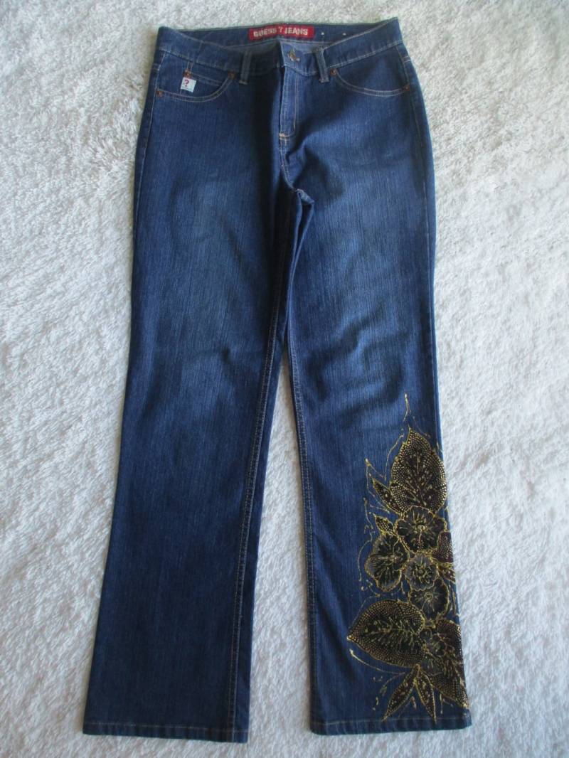 Guess Denim Blue Hand-Embellished Floral Print Jeans Größe 9 - Neu Guess Denim Blue Hand-Embellished Floral Print Jeans Größe 9 - Neu von IvasBoutique