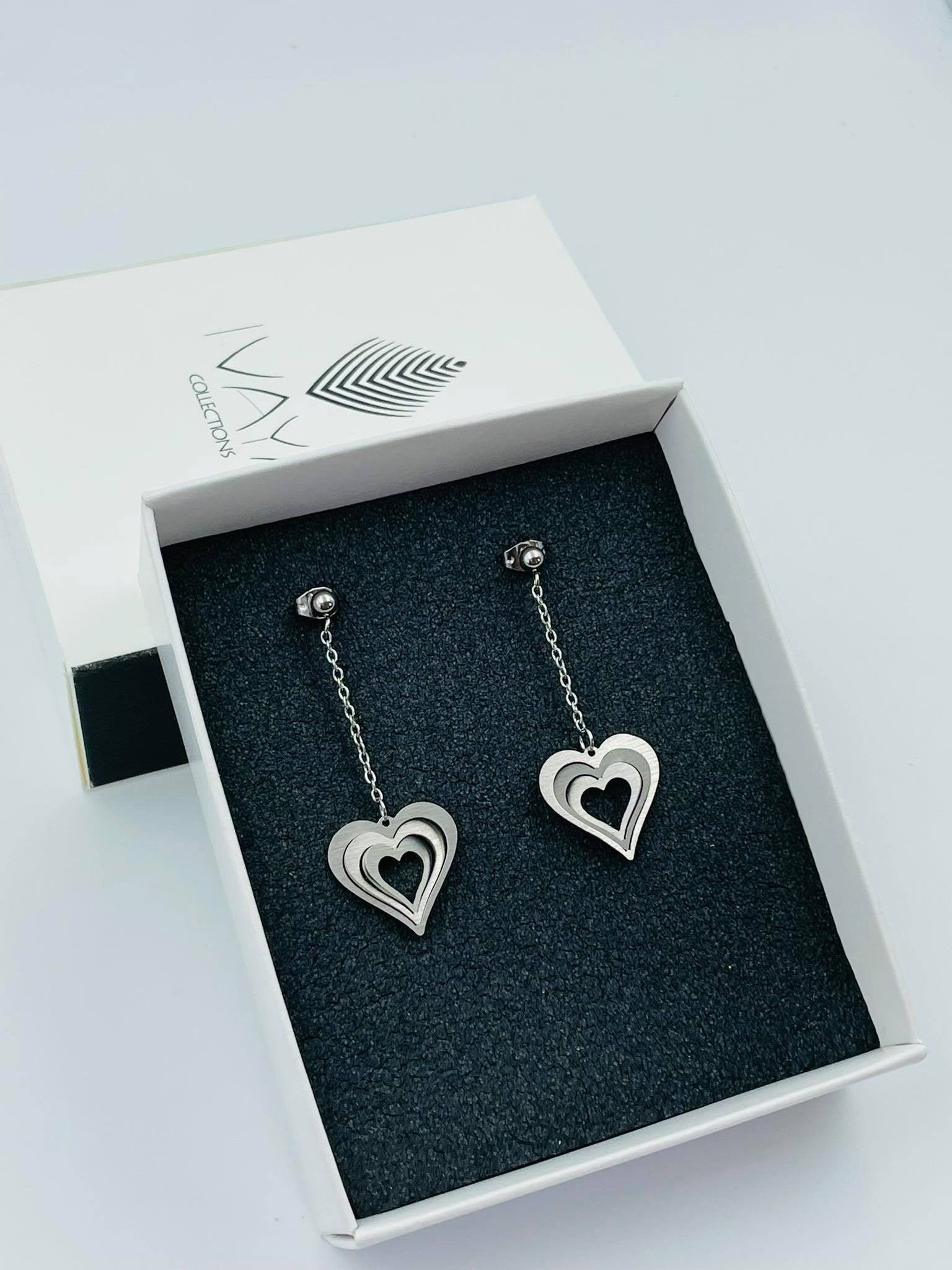 Edelstahl Herzen Ohrstecker, Liebe Statement Schmuck, Winzige Glänzende Herzförmige Ohrringe Für Sie, Hypoallergene Gehämmerte Edelstahl Herzen Ohrstecker, Liebe Statement Schmuck, Winzige Glänzende Herzförmige Ohrringe Für Sie, Hypoallergene Gehämmerte von IvayaCollections
