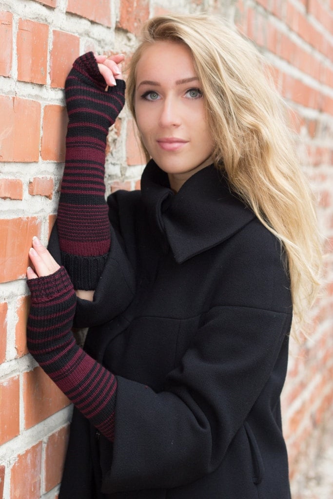 Schwarz Und Weinrot Gestreift Merinowolle Lang von IvetaStasiulioniene