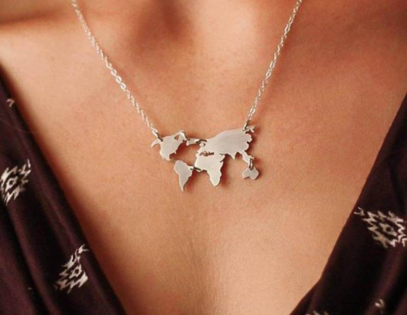 Halskette Für Den Tag Der Erde Abschlussgeschenk Globe Weltreise Auslandshandel Studenten Schmuck Welt Gliederung Fernweh Geschenk Halskette Für Den Tag Der Erde Abschlussgeschenk Globe Weltreise Auslandshandel Studenten Schmuck Welt Gliederung Fernweh Geschenk von IvyByDesign