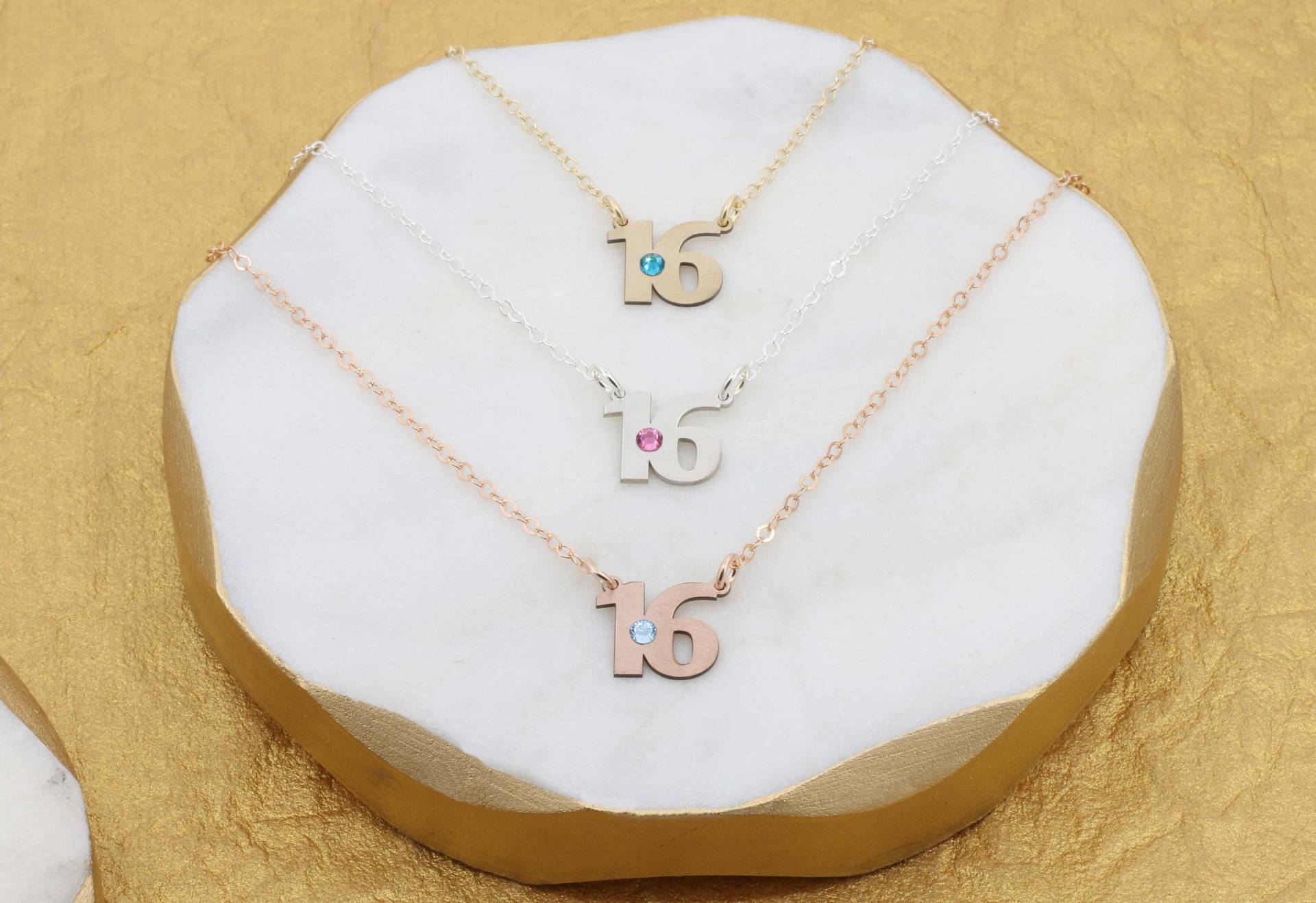 Sweet 16 Halskette Süßes Sechzehntes Geschenk Teenager Mädchen Geburtstagsgeschenk Benutzerdefinierte Geburtsstein Süßer Kleiner Zahlen Anhänger Sweet 16 Halskette Süßes Sechzehntes Geschenk Teenager Mädchen Geburtstagsgeschenk Benutzerdefinierte Geburtsstein Süßer Kleiner Zahlen Anhänger von IvyByDesign