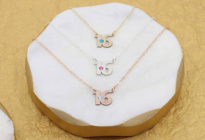 Sweet 16 Halskette Süßes Sechzehntes Geschenk Teenager Mädchen Geburtstagsgeschenk Benutzerdefinierte Geburtsstein Süßer Kleiner Zahlen Anhänger von IvyByDesign