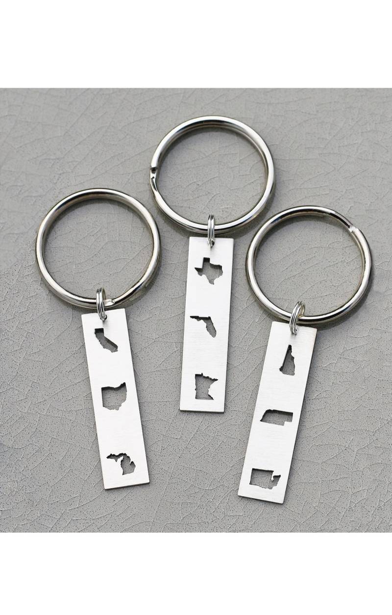 Zustand Schlüsselanhänger Freundschaft Geschenk Umzug Fernfreund Sterling Silber Kerl College Drei Freunde Fern Zustand Schlüsselanhänger Freundschaft Geschenk Umzug Fernfreund Sterling Silber Kerl College Drei Freunde Fern von IvyByDesign