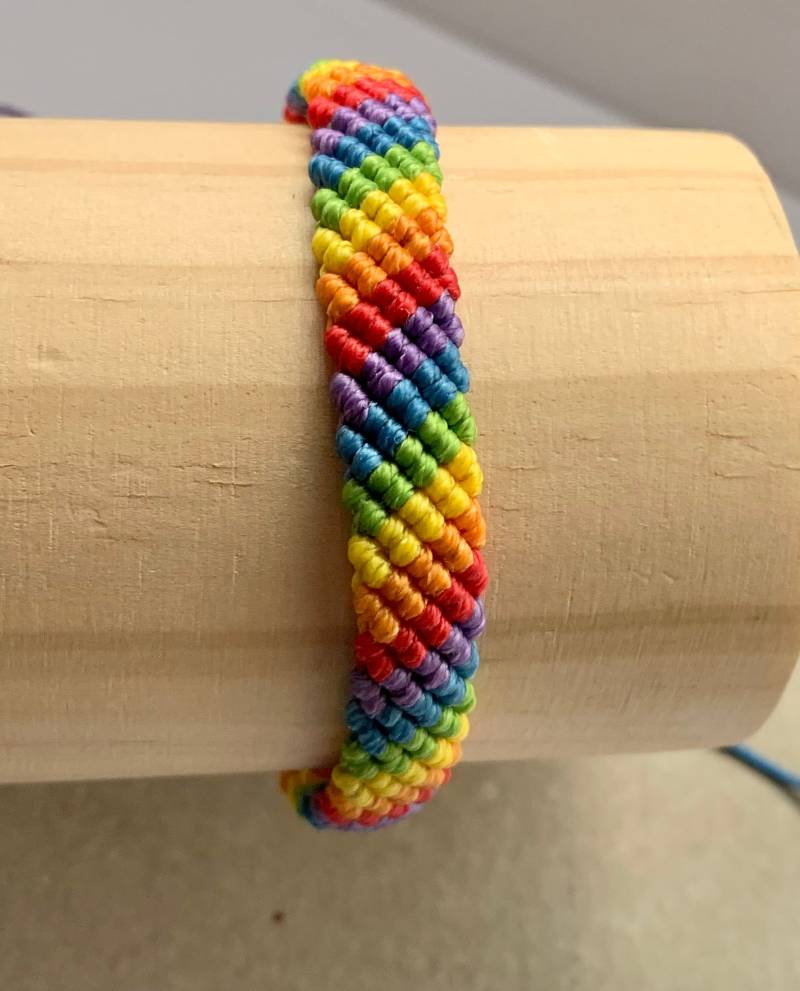 Regenbogen Armband-Freundschaft Armband-Lgbt Armband-Pride Armband-Gay Pride Flagge-Handgewebtes Armband-Unisex Geschenk von IvyMoonDesignsShop