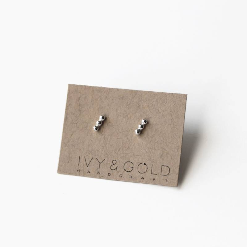 sterling Silber Mini Perlen Bar Ohrringe. Linie Kleine Ohrstecker. Second Hole Ellipse von IvyandGoldHandcraft