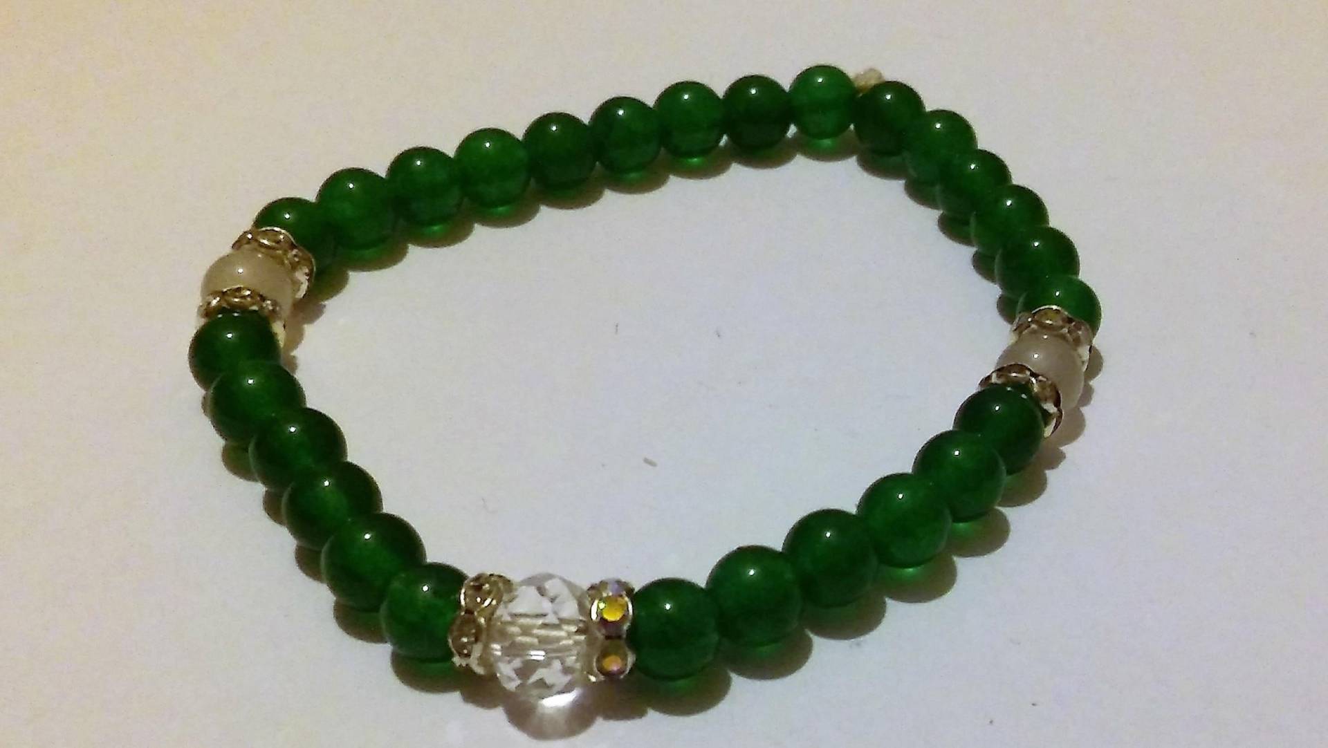 Jade Beaded Armband, Mit Klaren Und Weißen Kristallen Jade Beaded Armband, Mit Klaren Und Weißen Kristallen von Ivylynnsjewels